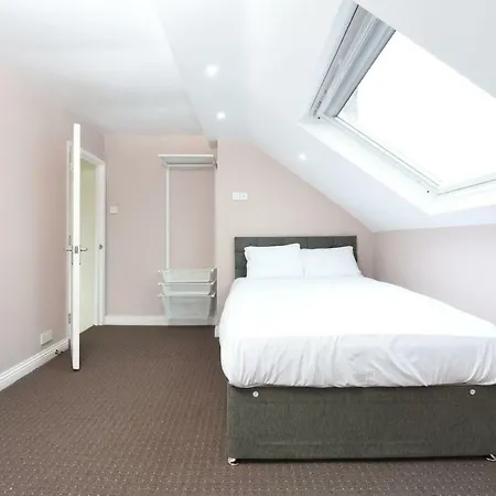 Meanwood Leeds Slp 19 Holiday home *